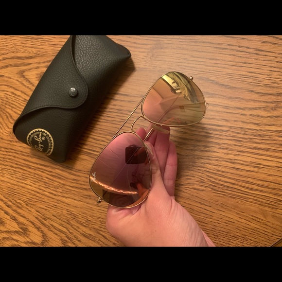 Women’s Rayban aviators - Picture 2 of 3